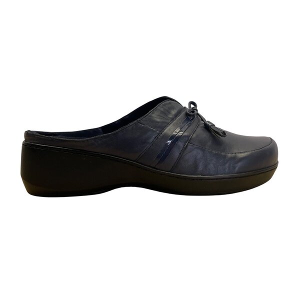 Easy Spirit Women’s Navy Leather Esabetti Comfort Slip-On Clogs Size 10W - Picture 1 of 8